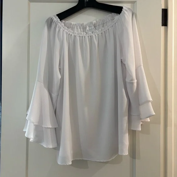 White Ruffle Sleeve Blouse - Picture 2 of 6